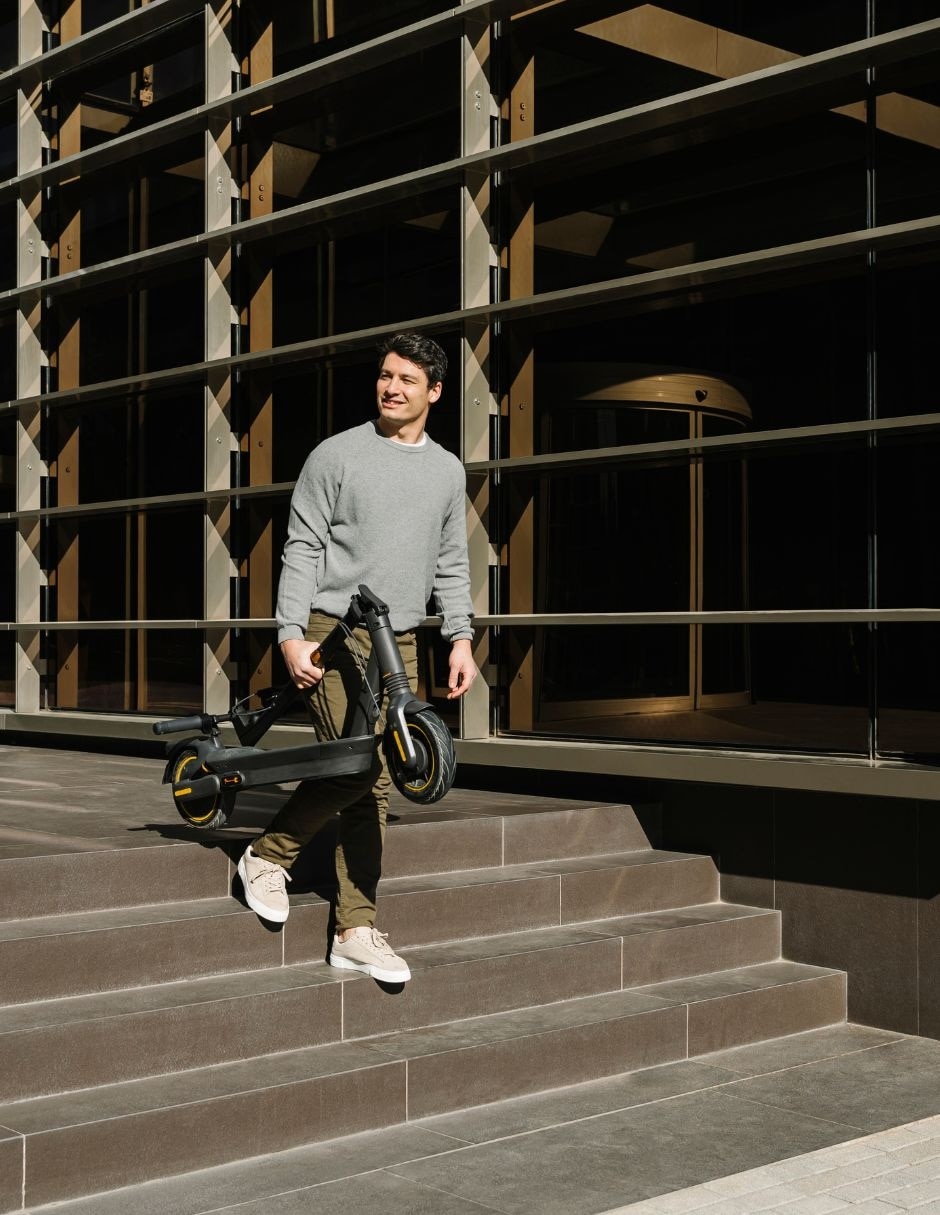 Scooter eléctrico MAXG2 19
